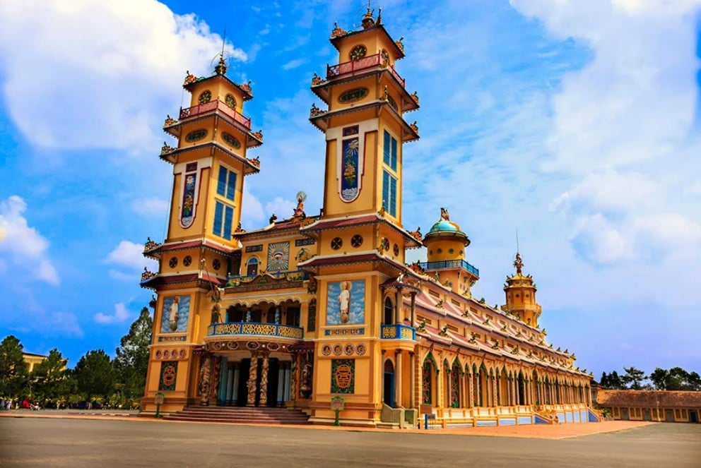 Tòa Thánh Tây Ninh - công trình kiến trúc đặc sắc